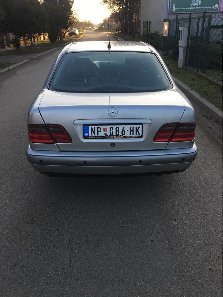Mercedes-E220