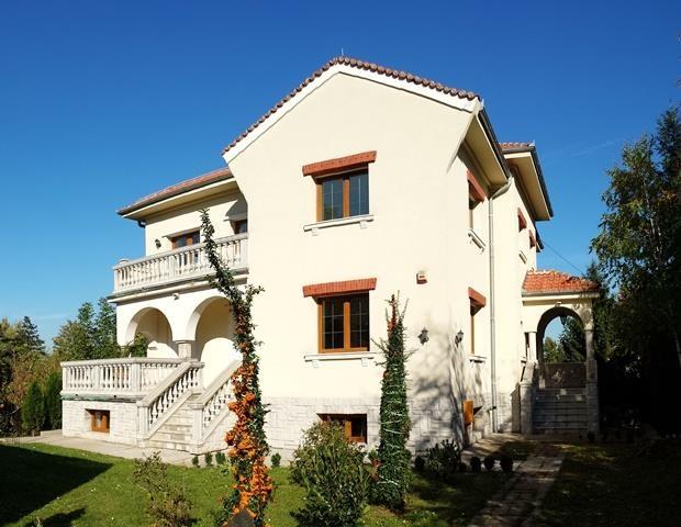 Kuca 430 m2 na Dedinju