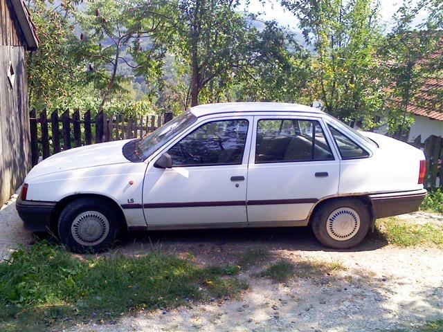 Opel Kadett -87