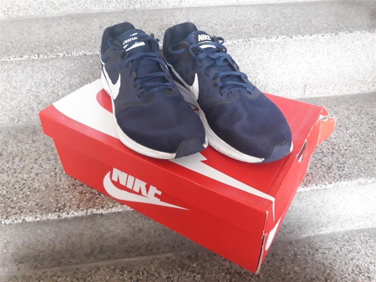 Patike-Nike-DownShifter