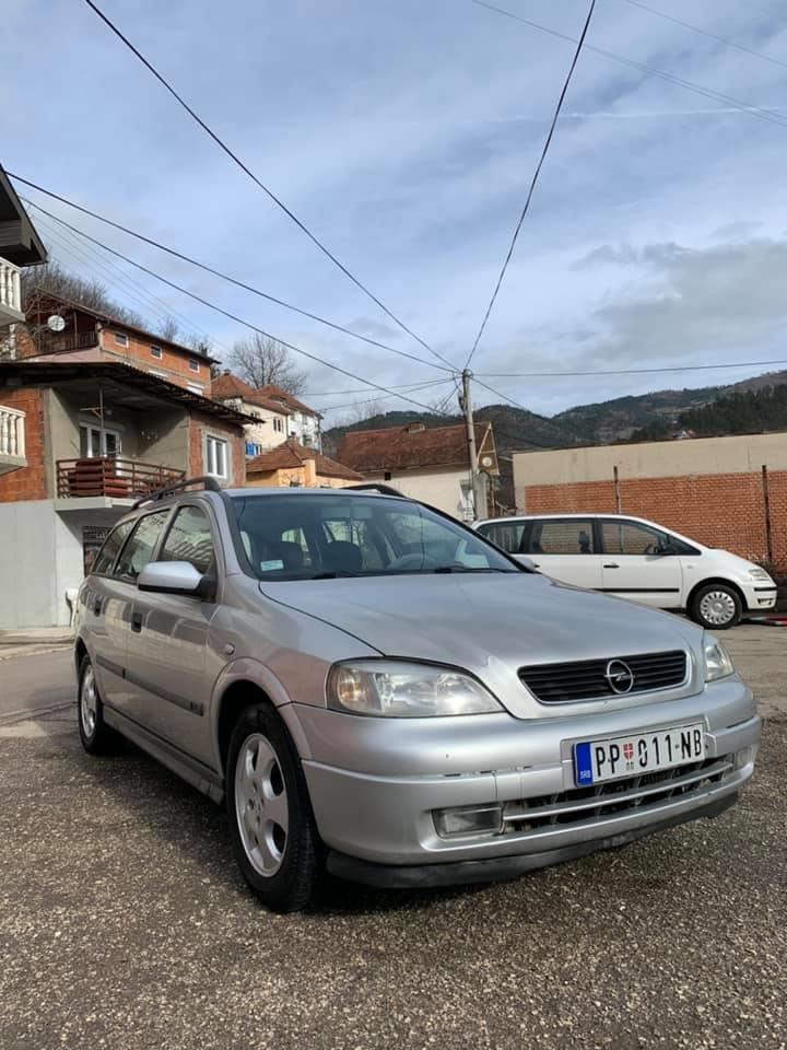 Opel-Astra-1-7-DTI-2001