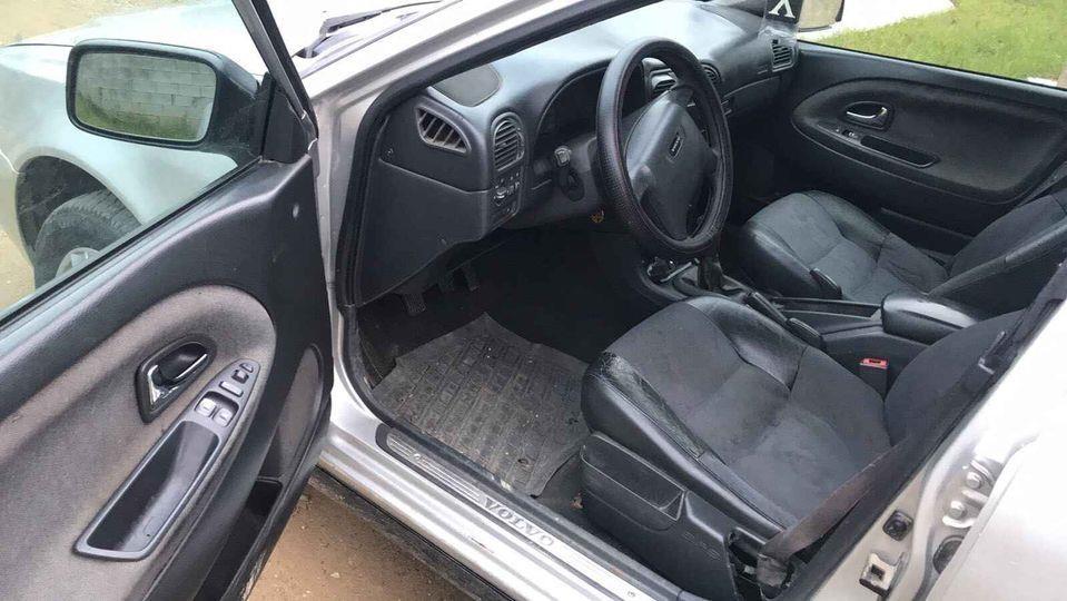 Volvo-v-40