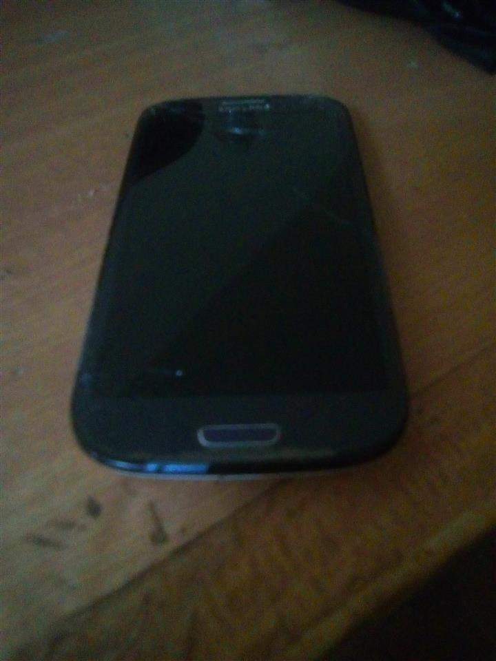 Prodajem-samsung-galaxy-s-III