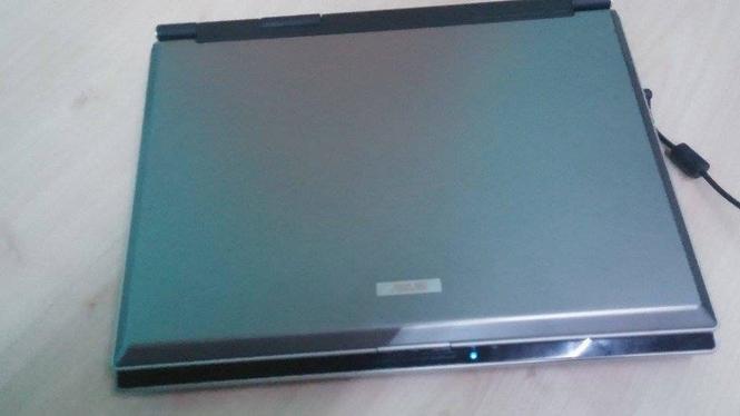 Laptop Asus A7D