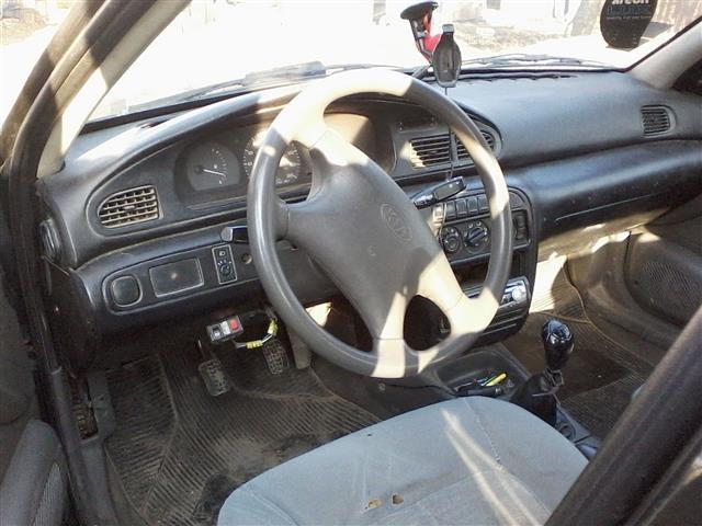 Kia-Sephia--96
