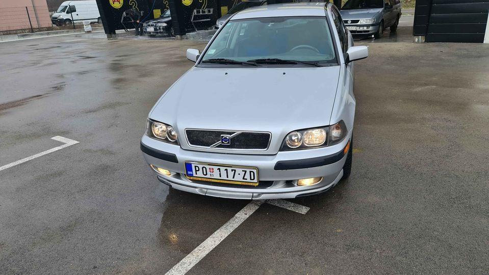 Volvo-v40