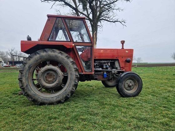 Traktor-IMT-560