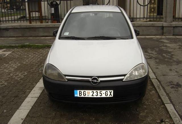 Opel Corsa 17.DTI -02