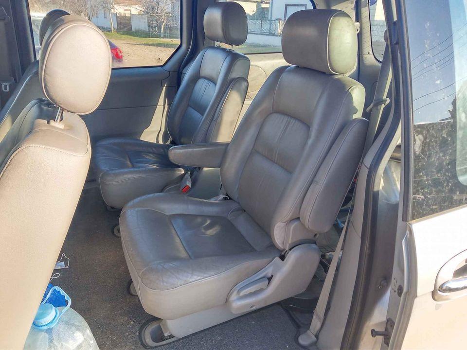 2005-Kia-Carnival-2-9-CRDI