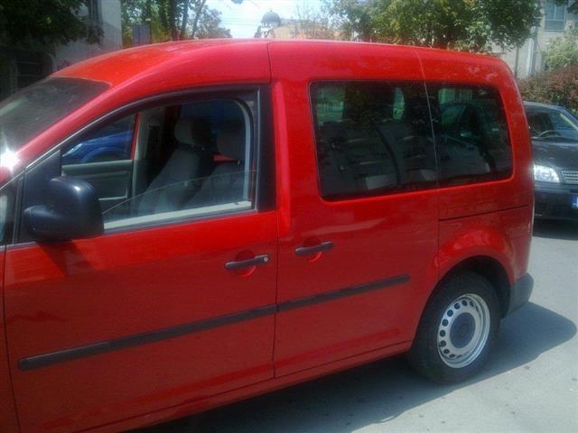 VW-CADDY--05-