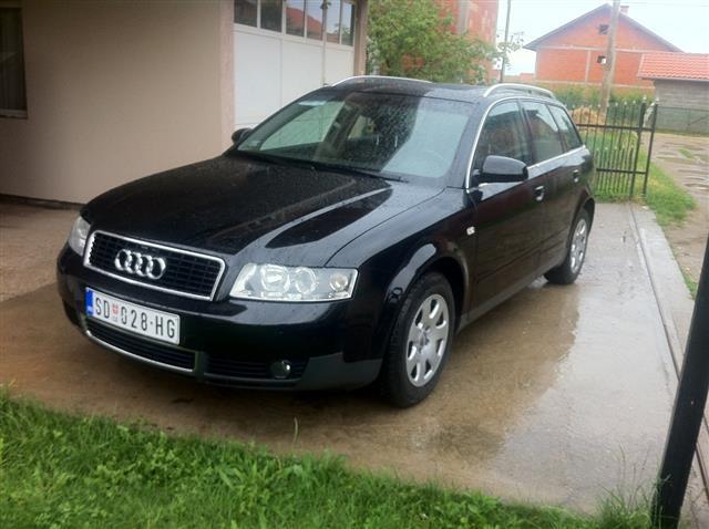 Audi-A4--02-