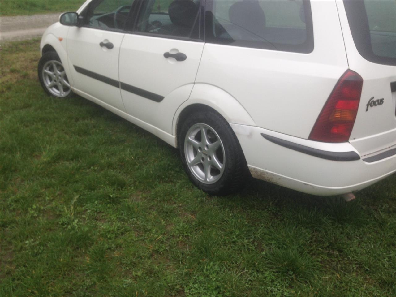 Ford-Focus--03