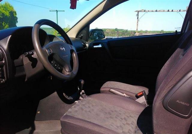 Opel-Astra-1-7DTI--01