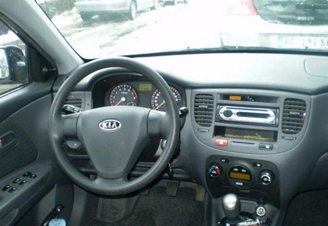 Kia-Rio-1-4--07