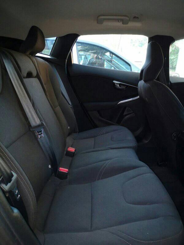 Volvo-V40-1-6-D2-2013-god