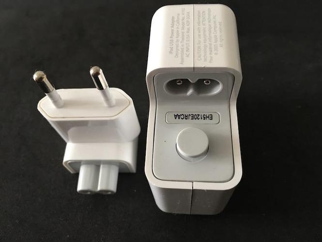 iPod-iPhone Usb Adapter 5v/1A mod. A1102