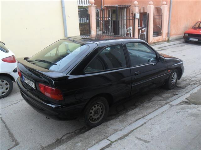 Ford-Escort-1-6--97