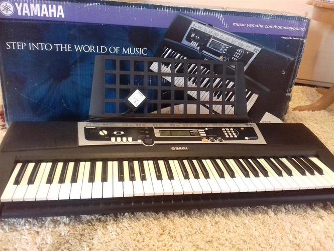 YAMAHA KLAVIJATURA