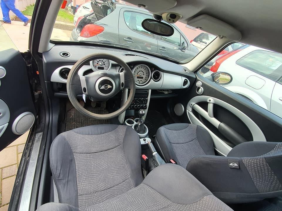 Mini-Cooper-1-6i-Uvoz---------