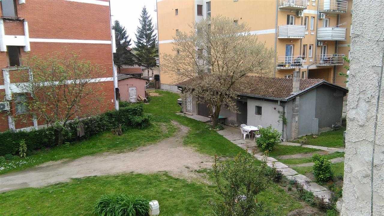 Dva-stana-na-obali-Dunava-