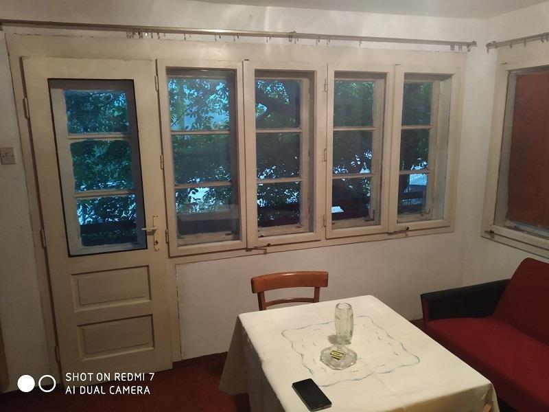 VIKENDICA---OSTROVICA---80m2-+-1334-m2-PLAC