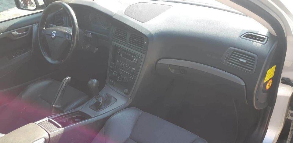 VOLVO-S60---2-4-D---186-KS---2005-GOD