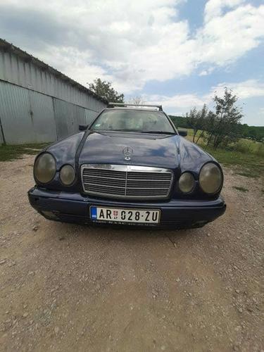 Mercedes E220