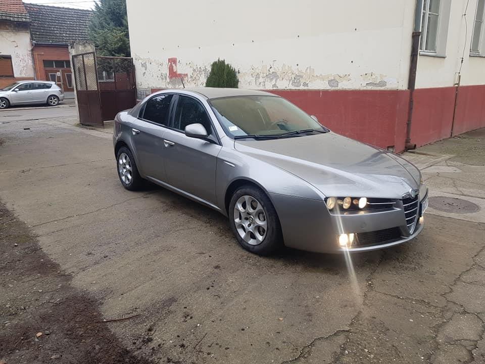 Alfa-Romeo-159