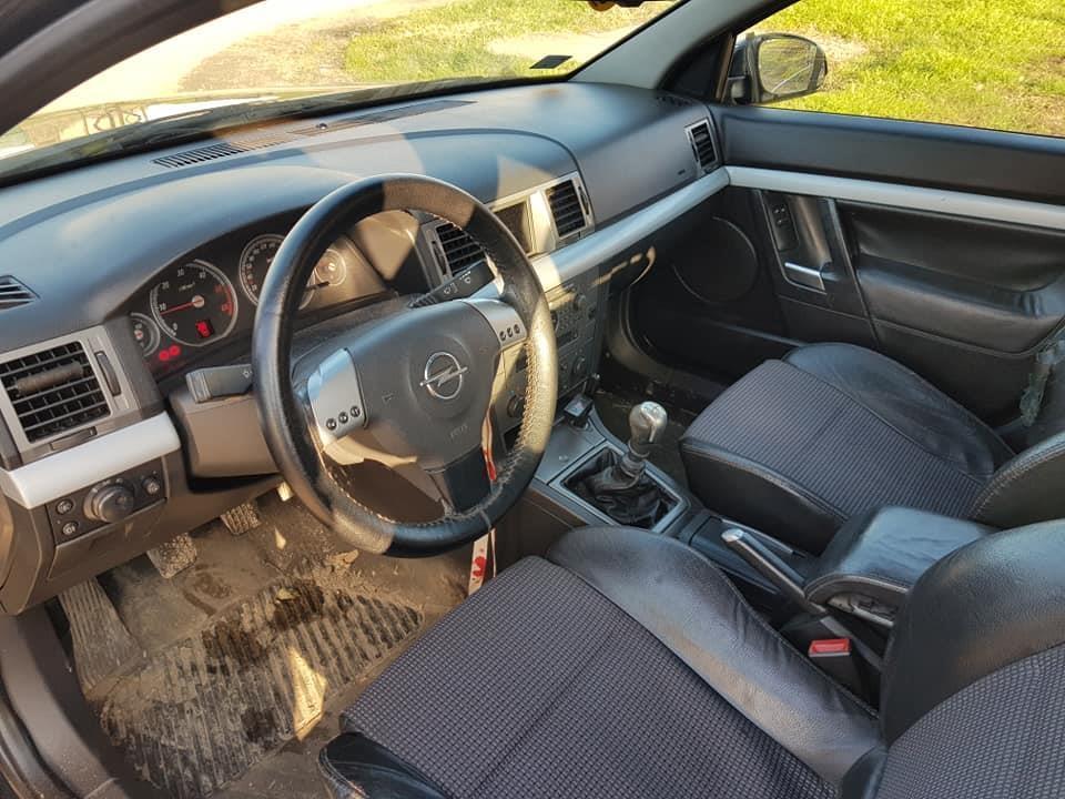 Opel-Signum-2-2DTI