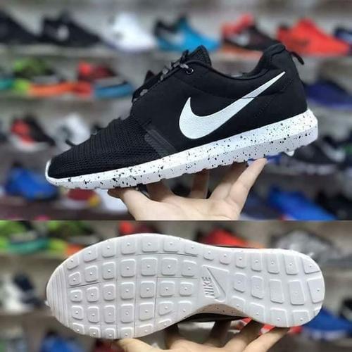 Nike roche 40-45 3300