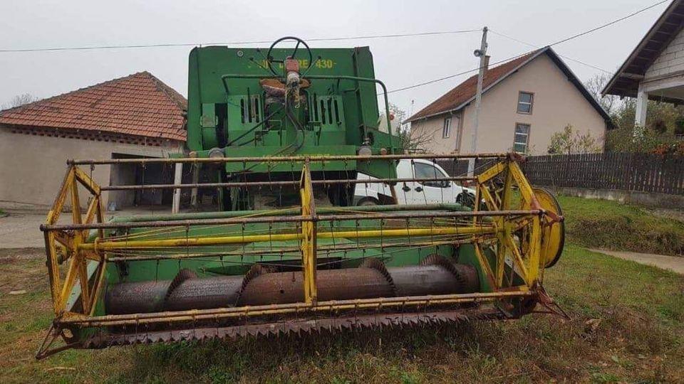 John-deere-delovi