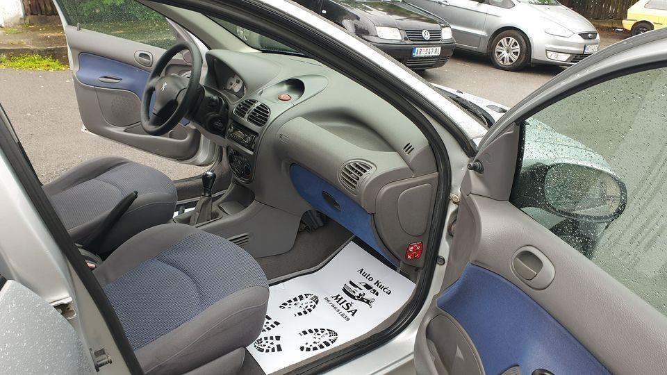 Peugeot-206