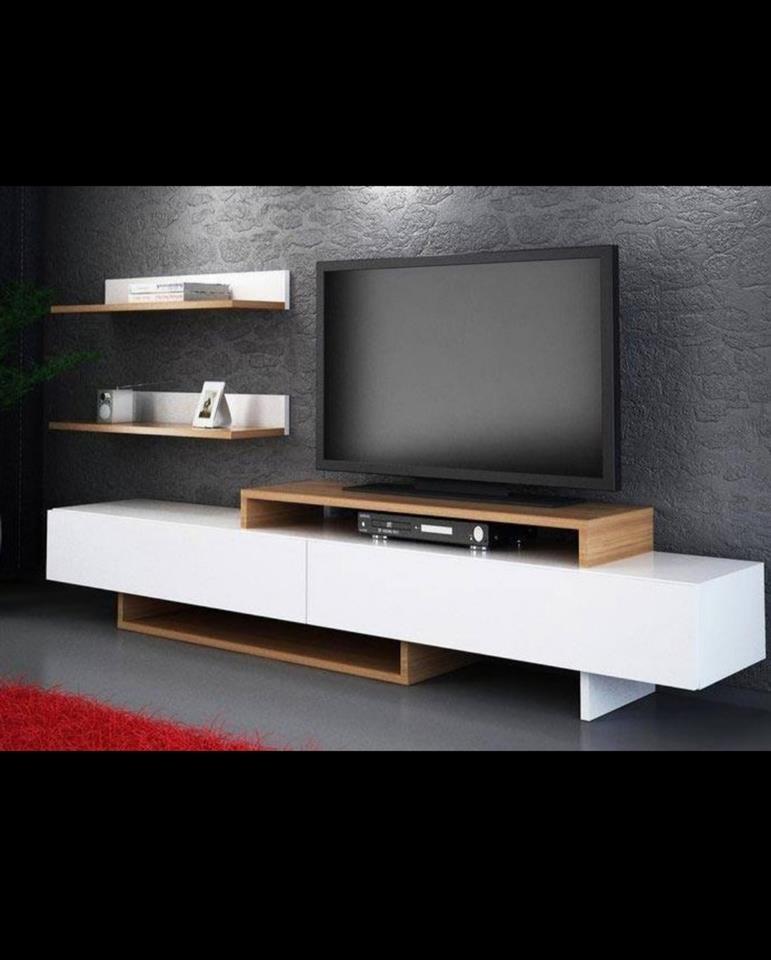 tv-komodabsa-policama-