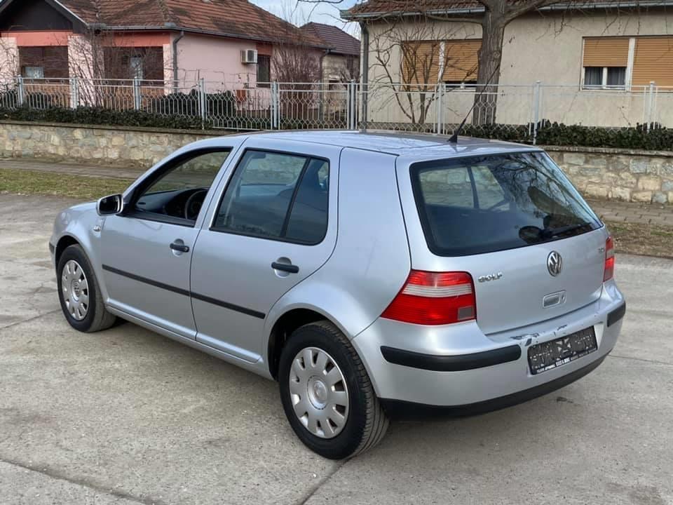 VW-GOLF-4
