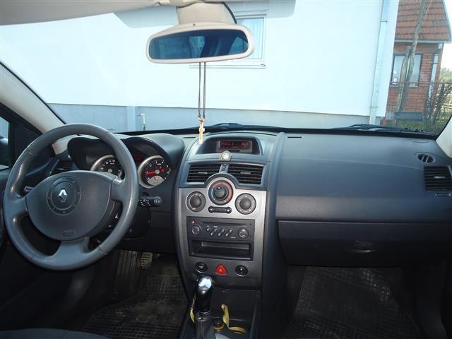 Renault-Megane--04