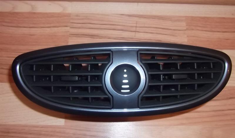 Otvori-ventilacije-za-Renault-Clio-3