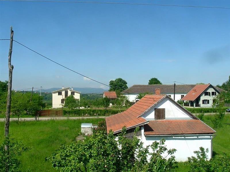 Dve-kuce-u-selu-Vukosic