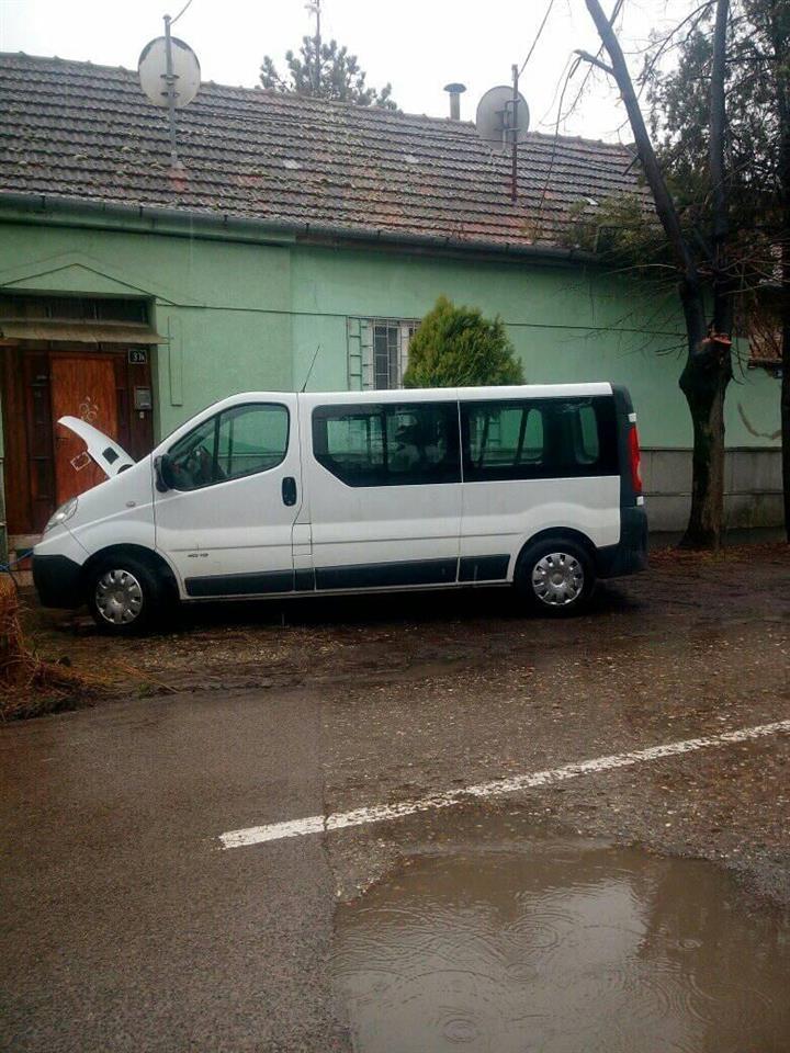 AUTO-SERVIS