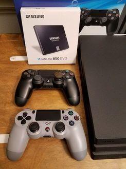 Console-Sony-PS4--Playstation-4--Pro-1TB-Jet-Black
