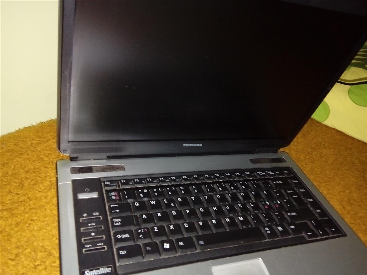 Laptop-Toshiba