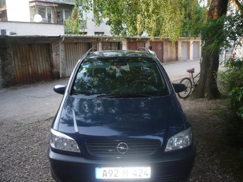Opel Zafira -01