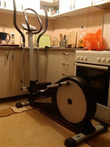 Orbitrek Energetics ET9.0 ergometer