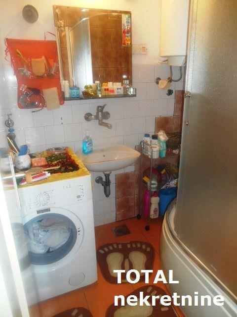 Uknjizen-dvoiposoban-stan-u-centru-