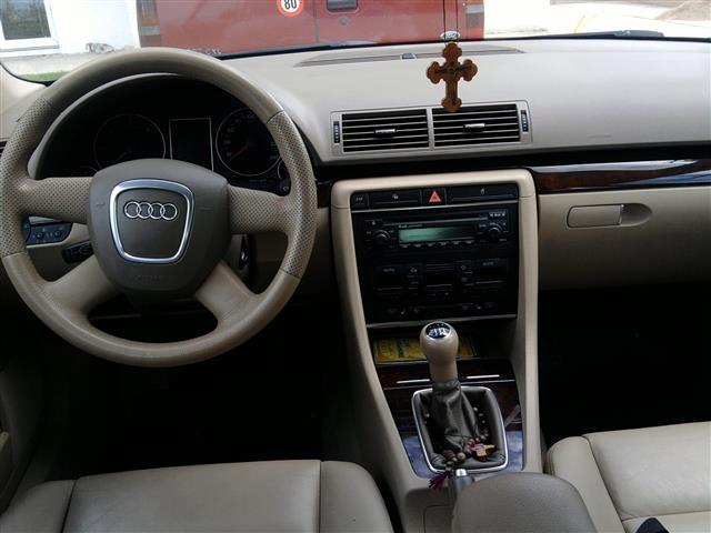 Audi-A4--05