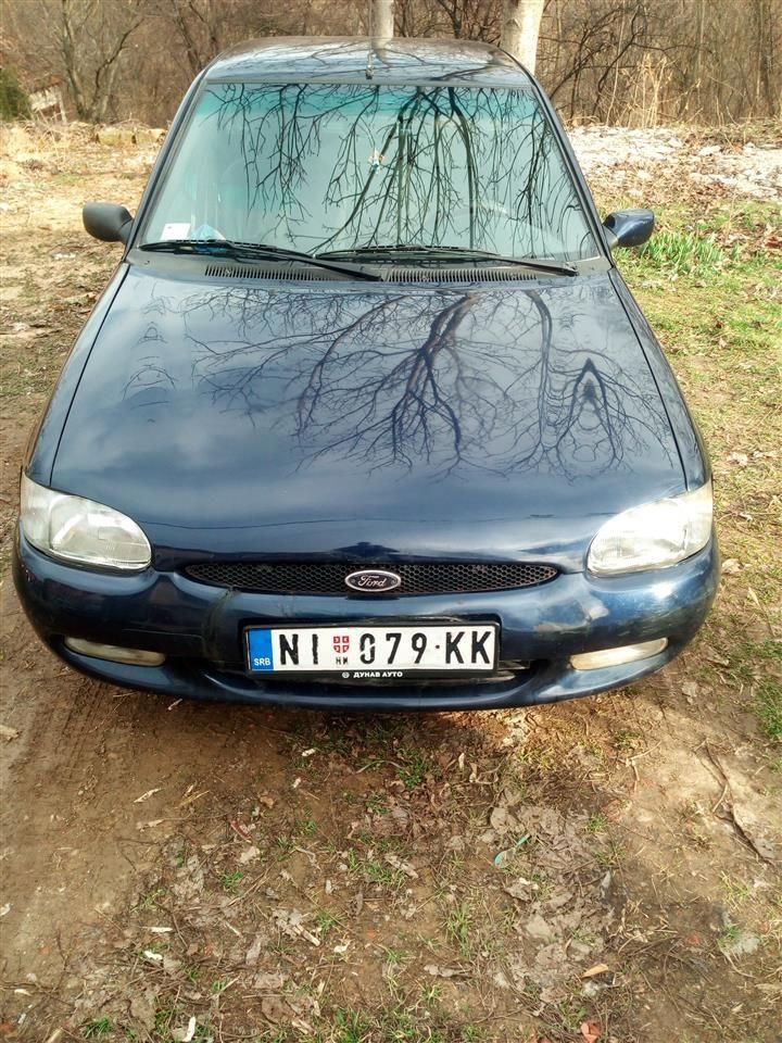 Ford-Escort-