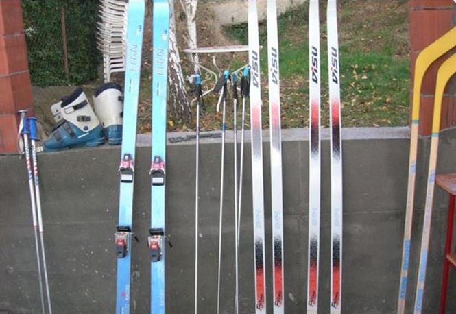Skije  nove