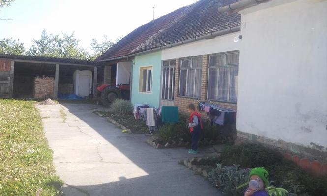 Prodajem kucu u Glozanu