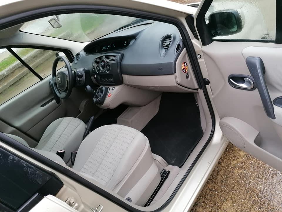 Renault-Scenic