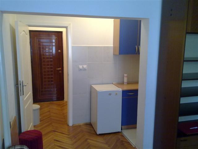 Garsonjera-preko-puta-Voždovačke-crkve