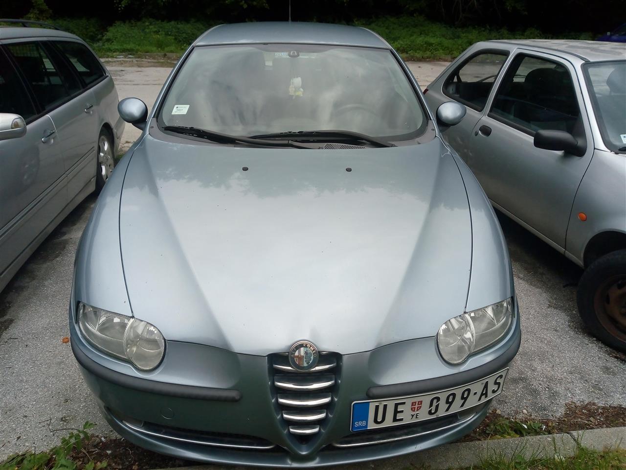 Automobil